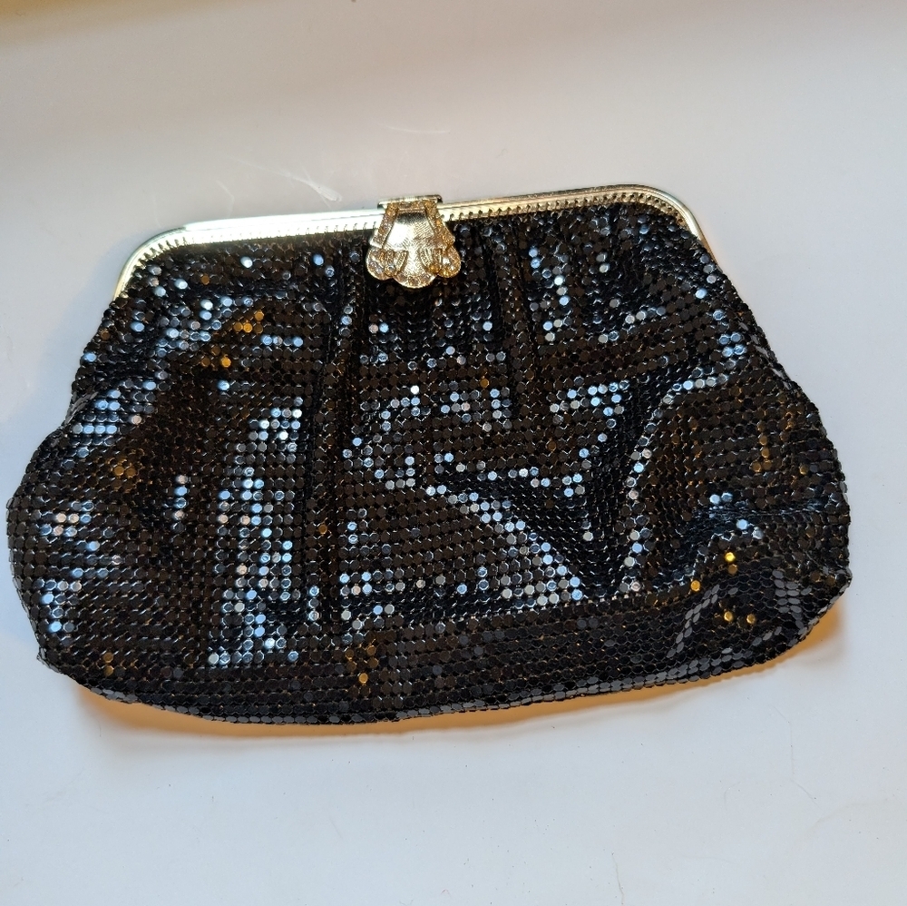 Vintage 1980s WHITING & DAVIS black mesh metal Evening Bag